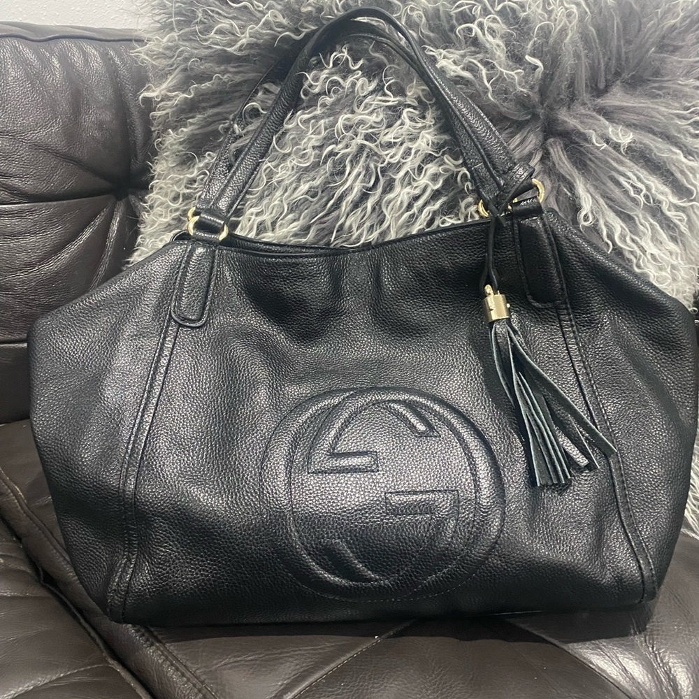 Gucci black leather shoulder bag